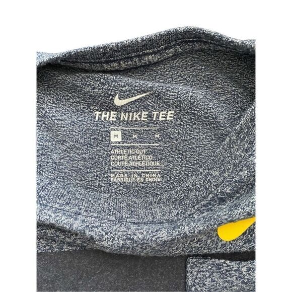 Nike U of M pocket tee - Picture 3 of 3